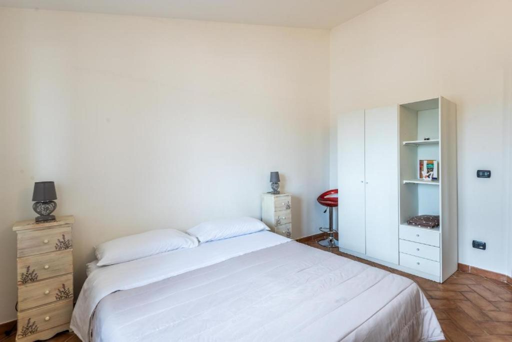 Theo House * Siena