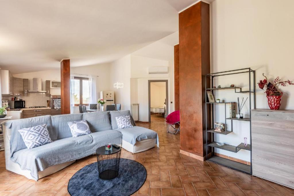 Theo House * Siena